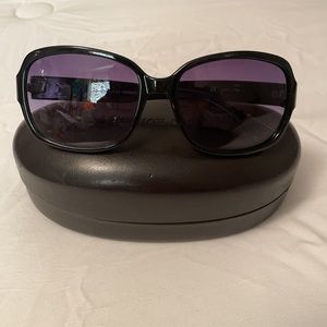 EUC. Authentic.  Comes with case.  Does not come with cleaning cloth.